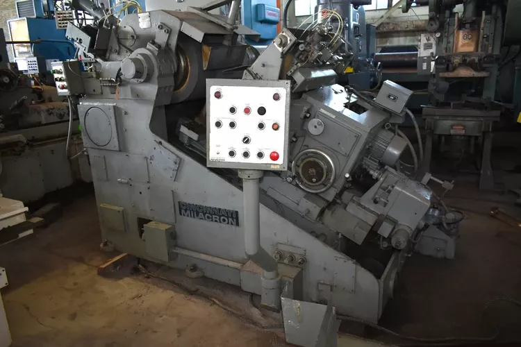 Cincinnati Milacron 440-20 Twin Grip Centerless Grinder