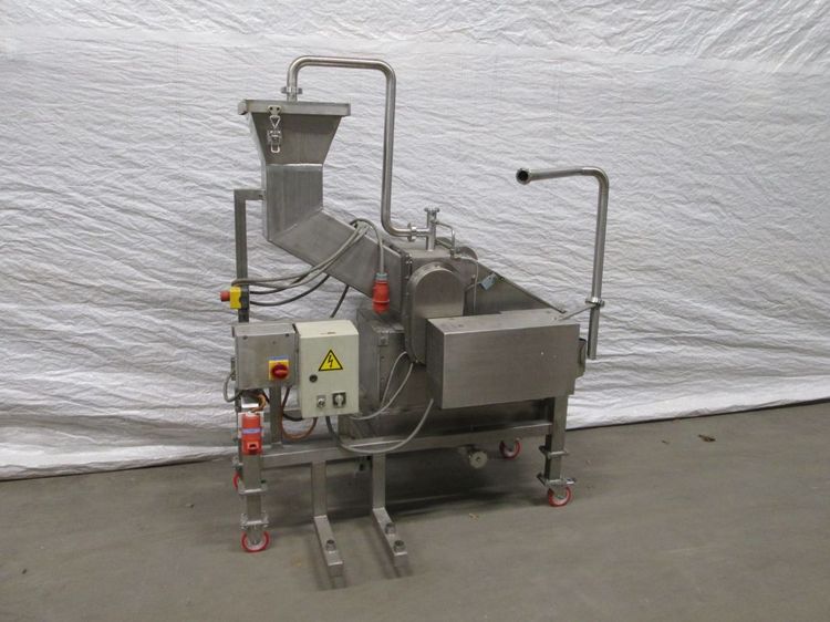Crushing machine for small cups