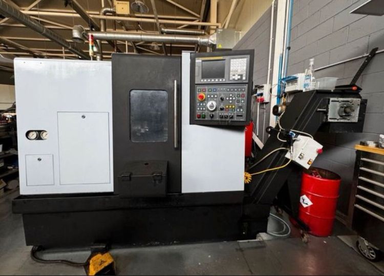 Doosan Fanuc Oi-MC control Variable lynx 220 Fanuc 2 Axis