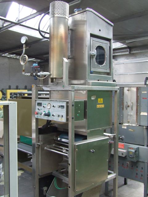 Roaches Laboratory Flash Ager