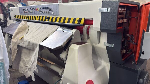 Embossing press 1100 ton