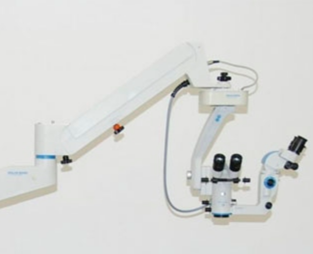 Moller Wedel Ophtamic 900 S Surgical Microscope