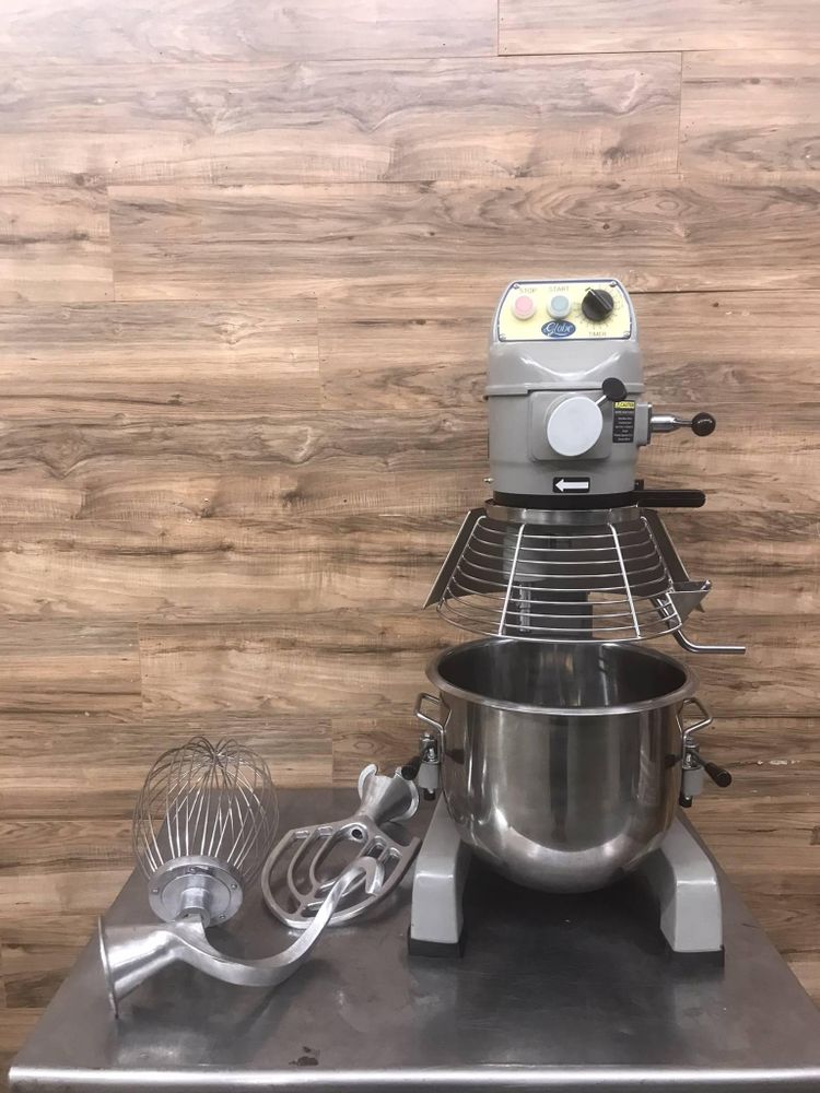3 Globe SP20 20 Quart Mixer