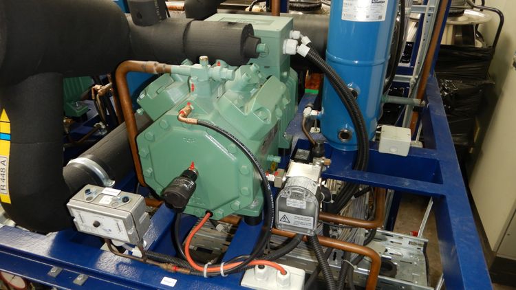 3 Bitzer 4FES-3Y-40S Application: Cooling or Freezing