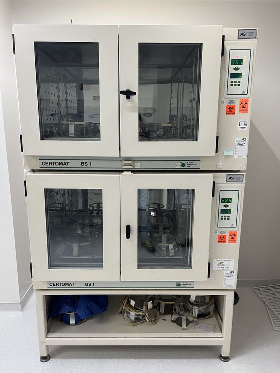 B. Braun Certomat BS-1 Biotech Double Stack Shaking Incubator