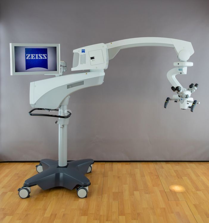ZEISS OPMI Vario 700 Surgical Operating Microscope with HD vision