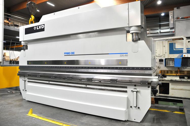 LVD PPN 200 ton x 6000 mm CNC 200 Ton