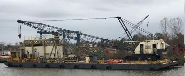 130' x 35' Crane/Spud Barge