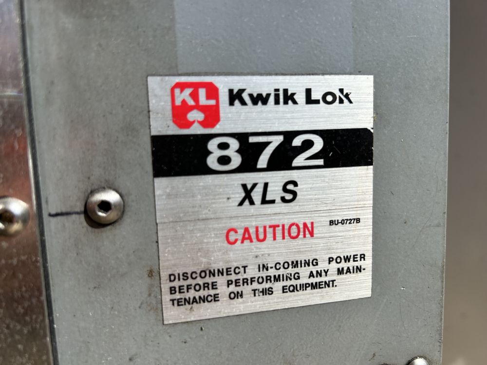 Kwik Lok 872XLS automatic bag closing machine