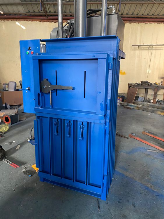 10 Protech KM 80 BALER PRES MACHINE KM 80