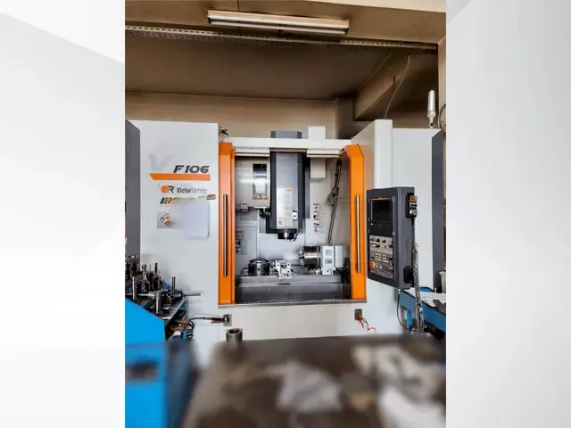 Taichung, Victor Taichung Vcenter F106 3 Axis