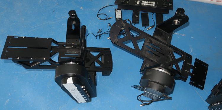 5 Ross VRone, Robotic trpod heads with controller