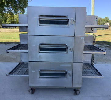 Lincoln 1600  Natural Gas Triple Stack Conveyor Pizza Oven