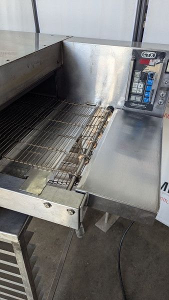 Toastmaster Conveyor Oven