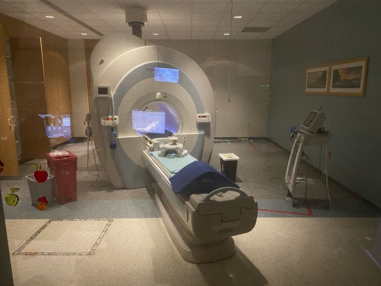 Toshiba Titan 1.5T MRI