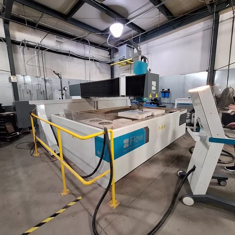 Flow MACH 200 3020 PIVOT CNC CONTROL