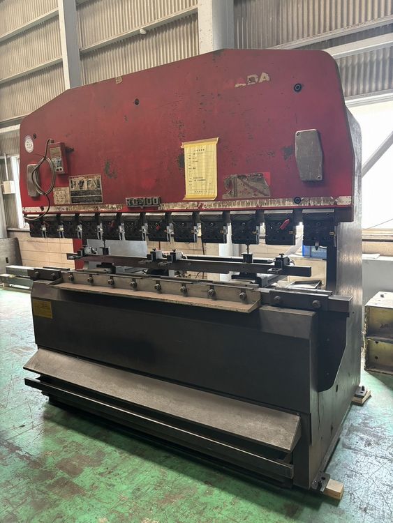 Amada RG100S  100 tons