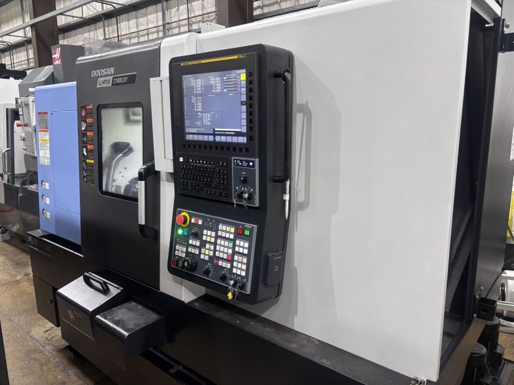 Doosan FANUC i 4500 rpm Lynx 2100LSYB 2 Axis