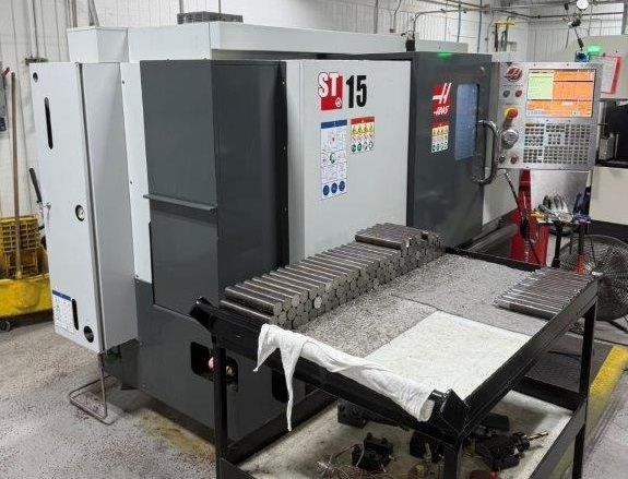 Haas Haas 2-axis CNC control (15" color LCD) 4000 RPM ST-15  2 Axis