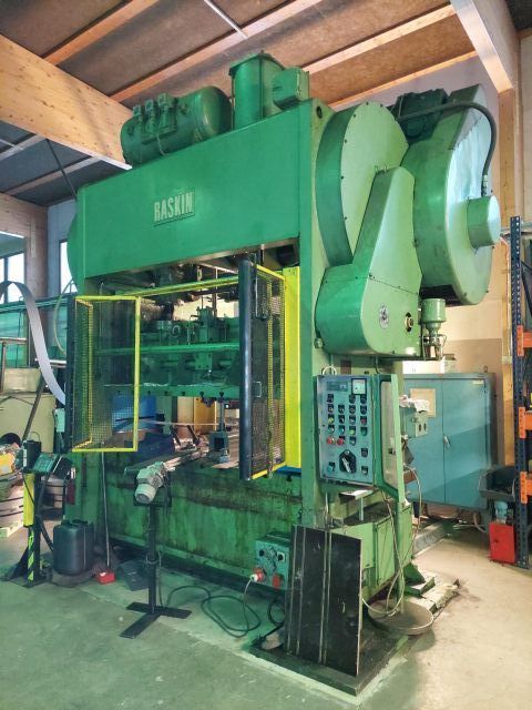 Kaiser Automatic eccentric press line 200 ton