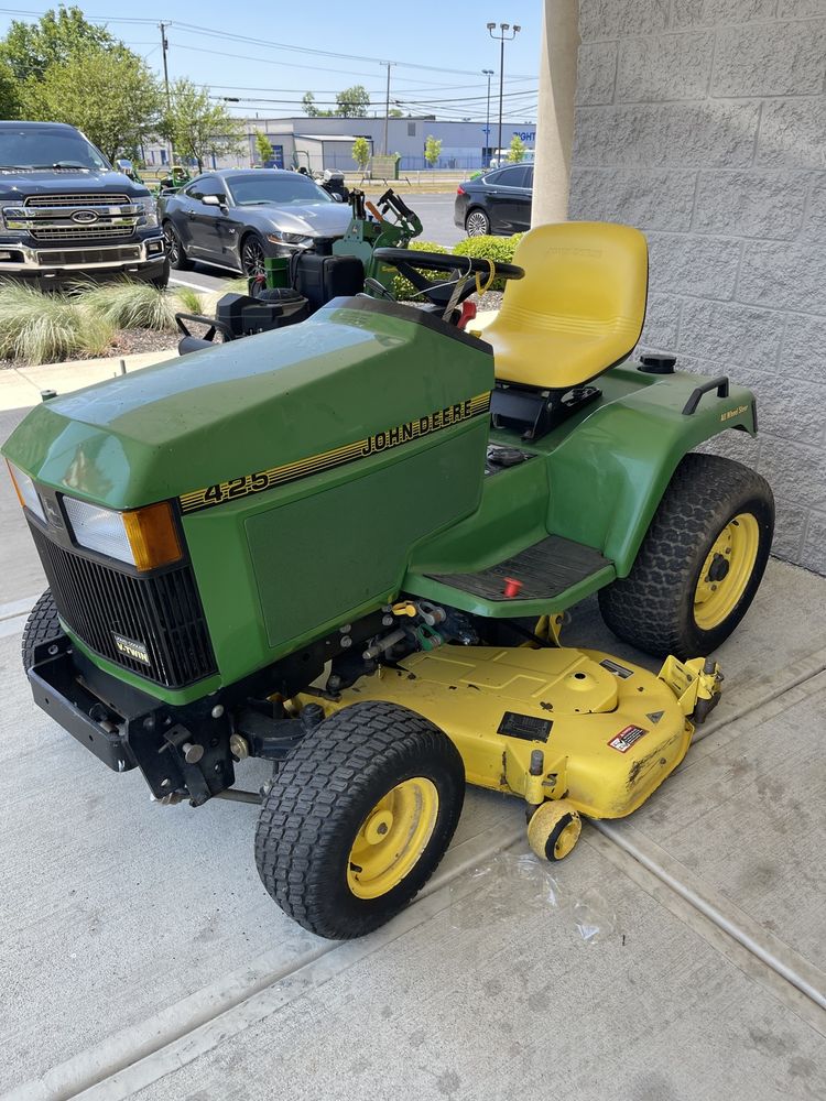 John Deere 425