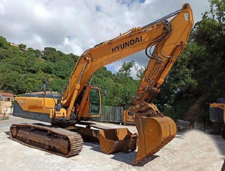 Hyundai R 250 NLC-9 Excavator