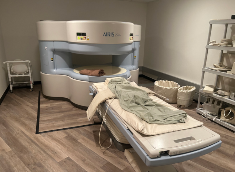 Hitachi 3T Airis Elite MRI