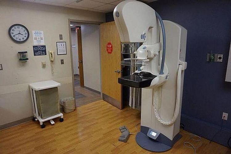 GE Essential Senographe