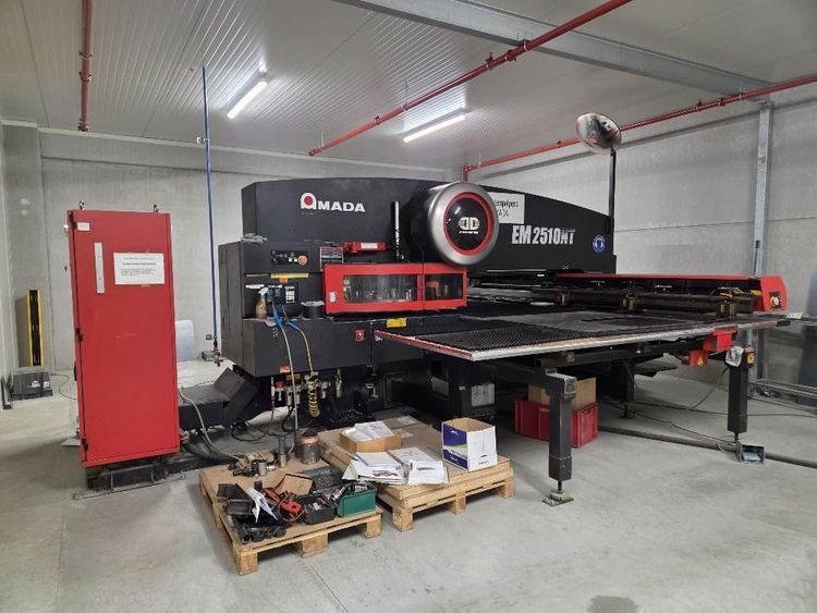 Amada EM2510NT 22 tons