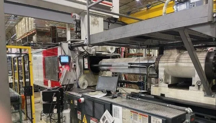 Milacron MM550 550 T