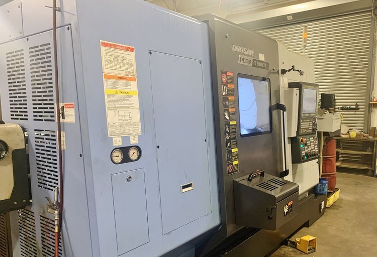 Doosan CNC Control 5000 RPM PUMA TT2100SYY 4 Axis