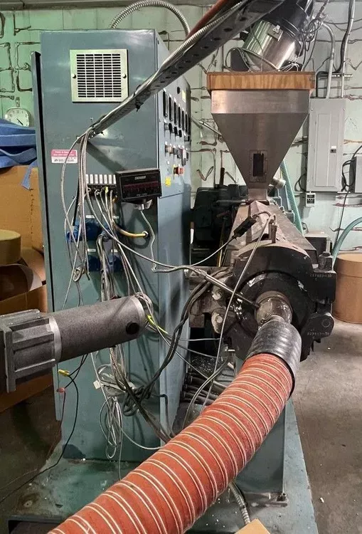 Davis Standard 1.5" extruder