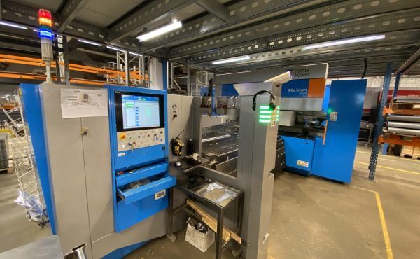 Prima Power BCe SMART 2220 Panel Bender Bending force: 32 t (320 kN) Pressing force: 52 t (510 kN)