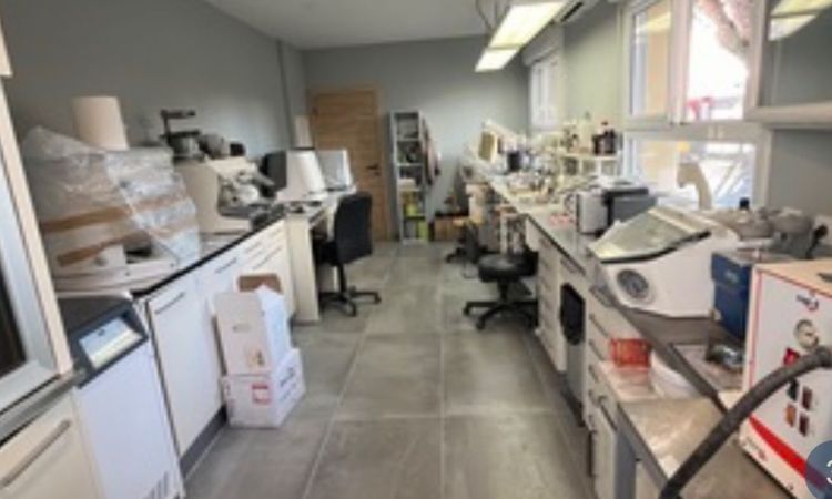 Dental prosthesis equipment