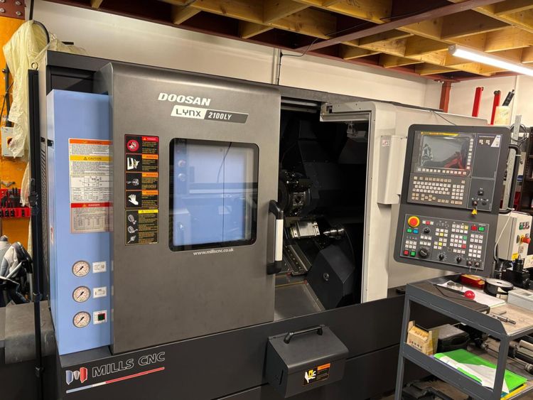 Doosan Fanuc I Series 4500 RPM Lynx 2100 LYB 2 Axis
