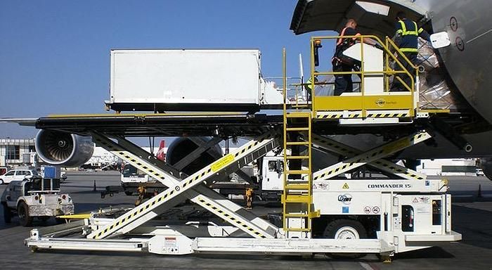 Aerotech, FMC, JBT, Oshkosh FMC Commander 30 Cargo Loader