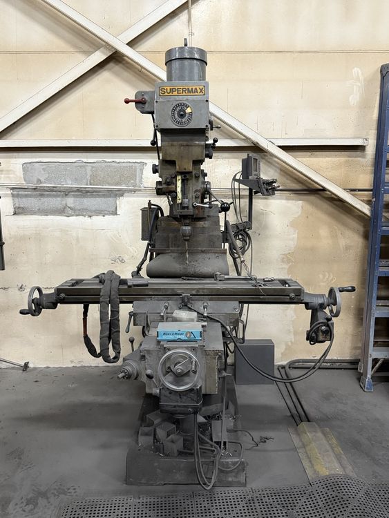 Supermax YCM-16VS Vertical 4200 rpm