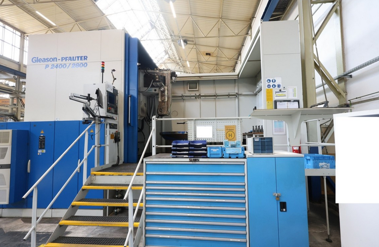 Gleason, Pfauter P 2400/2800 Variable Speed Gear Hobbing Machine - Vertical