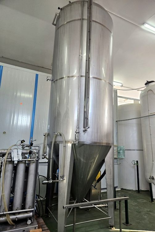 8500 LITRES STAINLESS STEEL JACKETED INSULATED TANK