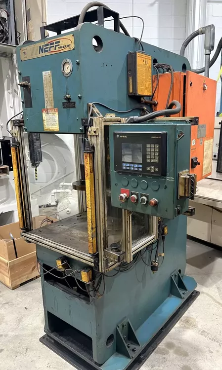 Neff DF25 29.5 tons at 3,000 PSI