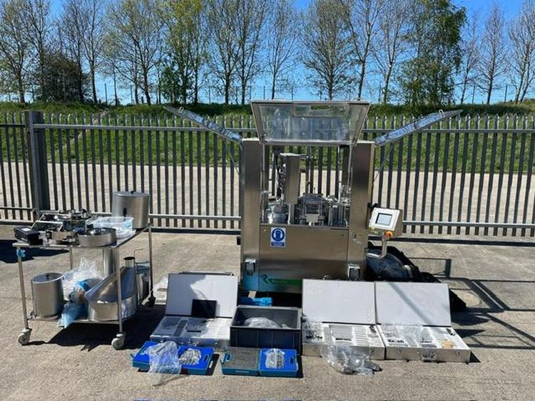 Macofar CD60, Capsule Filling Machine