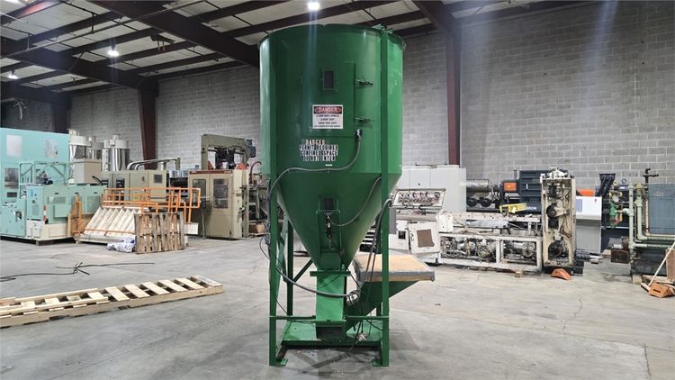 140 CU. FT. Vertical Blender