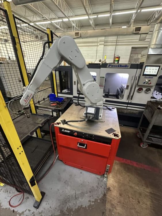 Mitsubishi RV-7FRLL-D Industrial Robot 6-Axis Robot 6 Axis 7kg / 15 lbs