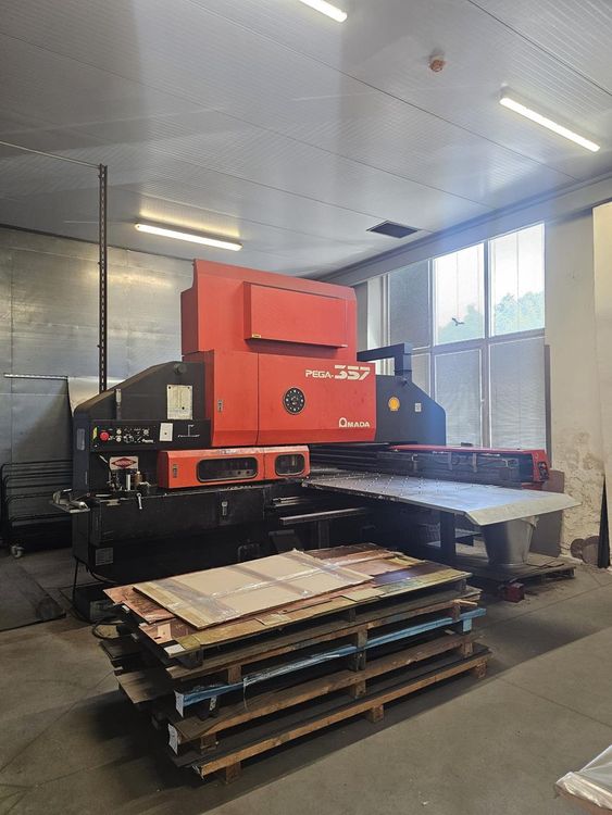 Amada PEGA-357 30 t