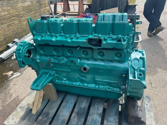 Volvo Penta KAD43 230hp diesel