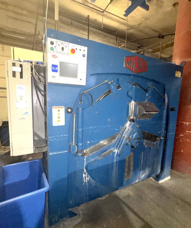 Milnor 60044WR2 Washer Extractor