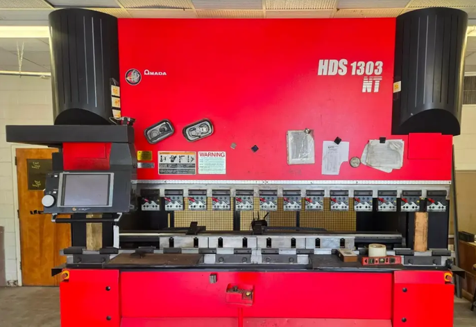 Amada HDS-1303NT 143 US tons