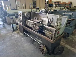 Colchester ENGINE LATHE 2000 rpm Triumph 2000 Centre Lathe