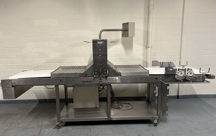 Rondo SFT 370 Cutting table - pastry line