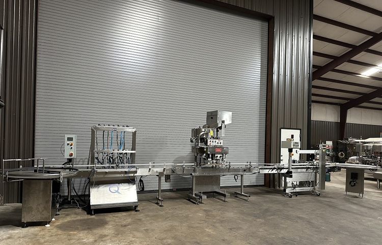 Complete 7 Valve Liquid Bottle Filling Line